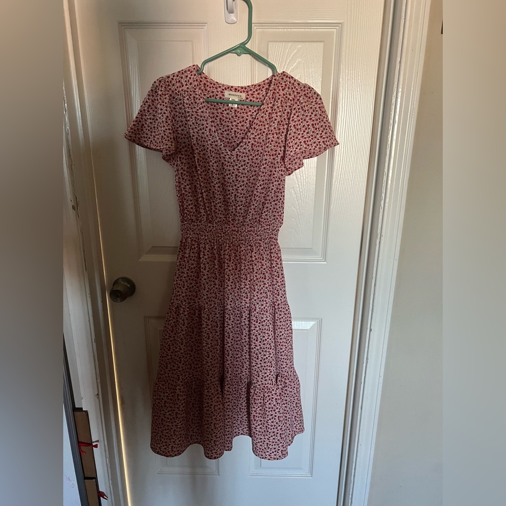 Long floral dress. Worn once. Size small.